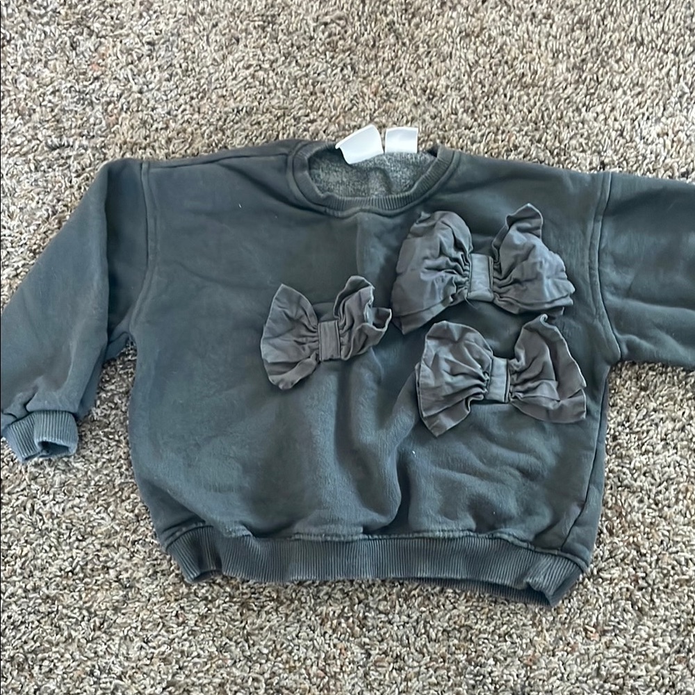 Zara Gray Sweatshirt with Bow Accents